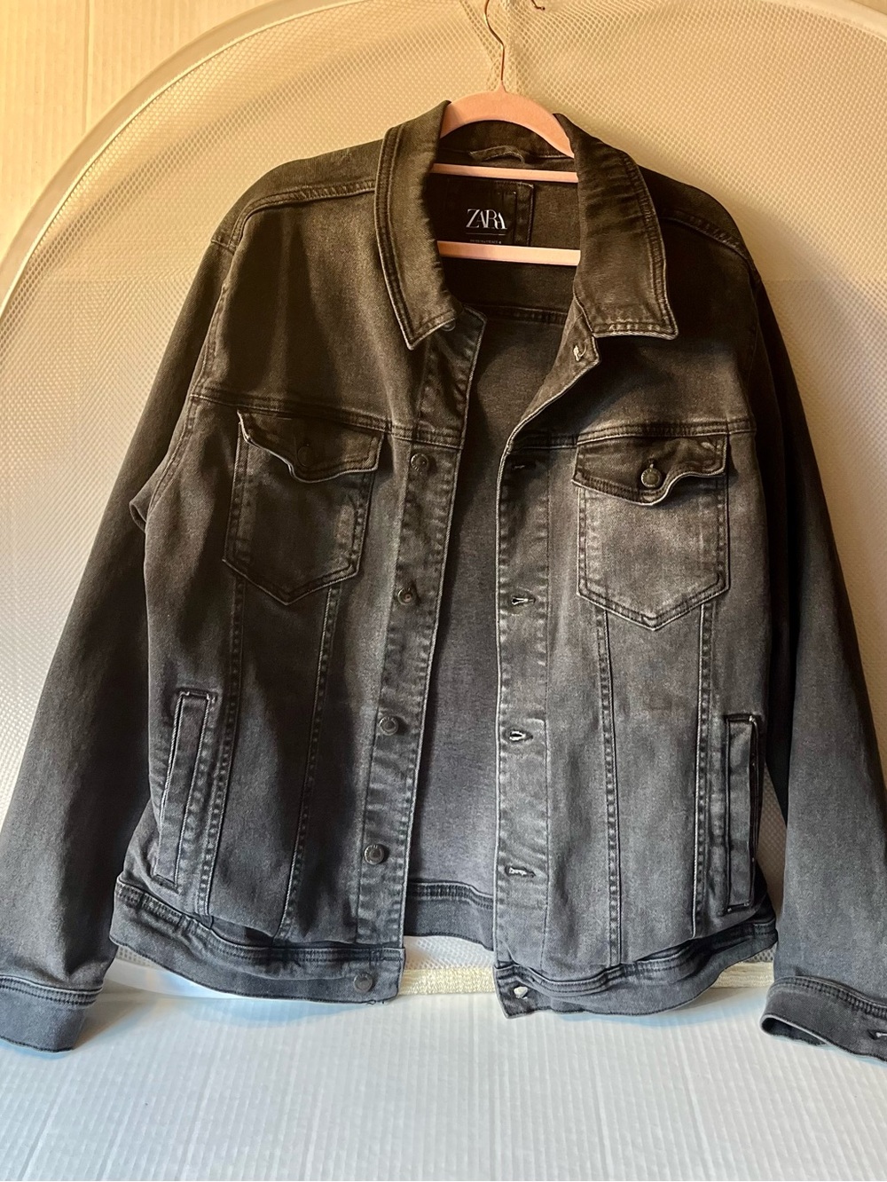 Zara Men's Stonewashed Black Denim/Jean Jacket (Large-XL)